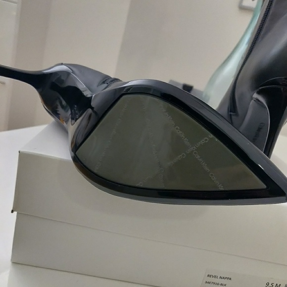 Calvin Klein Reveal leather boots - Picture 7 of 7